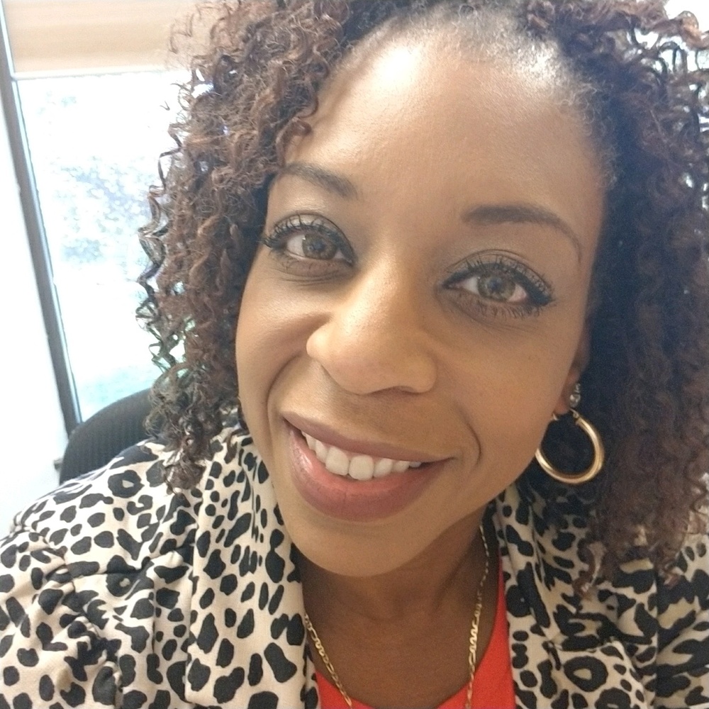 Meet your Posher, Adrienne